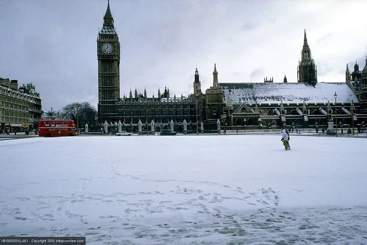 London Sights and Sounds on Christmas Day Afternoon Guided Tour