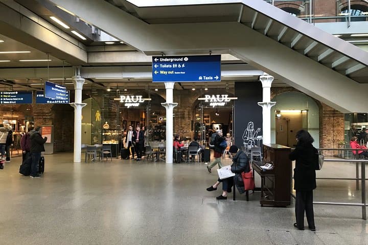 Private transfers between Stansted - King's Cross & St Pancras Train Stations