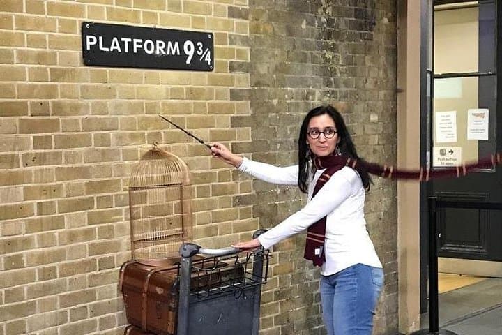 Private transfers between Luton Airport - King's Cross St Pancras Train Stations