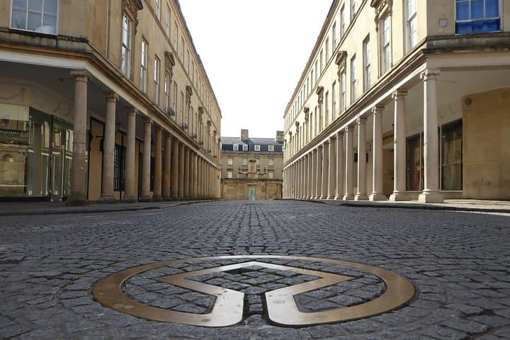 You will have a walking tour of the UNESCO World Heritage City of Bath to see its famous buildings and landmarks