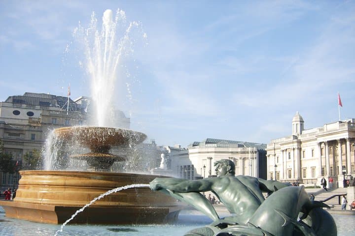 London’s Iconic Bridges & Riverside Walking Tour