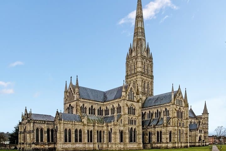 PrePost cruise Southampton/London. Visit Winchester and Salisbury