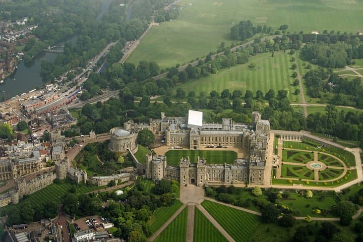 Extended visit: Windsor Castle & Stonehenge