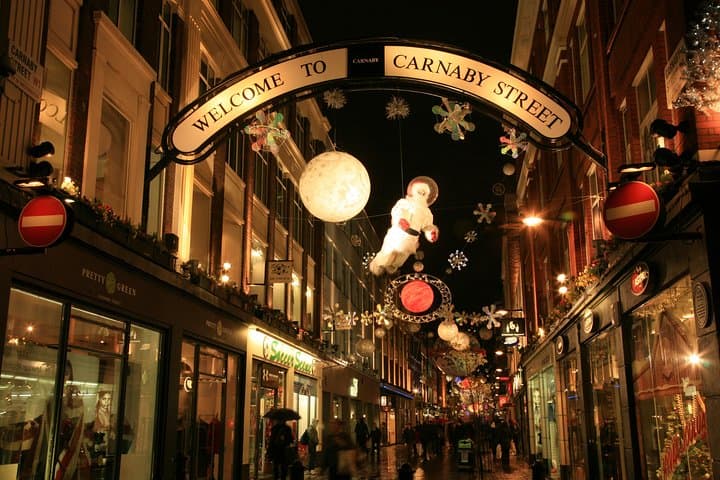 London Christmas Eve With 3 Course Dinner and Midnight Mass