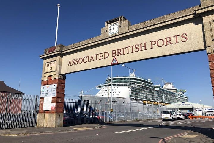 Southampton Cruise Port Transfer to and from London City & All London Airports including shore excursions by WazUp