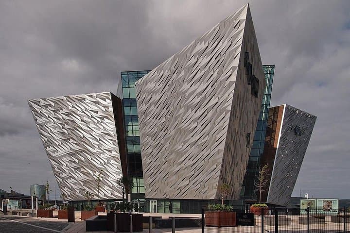 Belfast Private Walking Tour With A Professional Guide