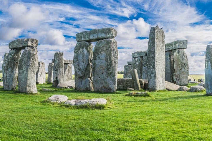 Stonehenge Half-Day Tour from London with Admission