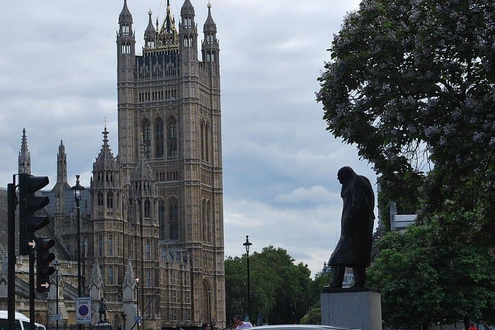 London: Royal London & Windsor Castle by Train Tour