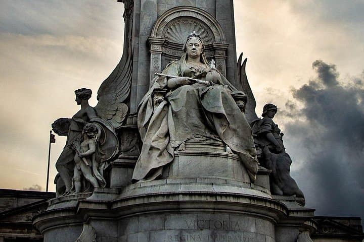 London: Royal London & Windsor Castle by Train Tour