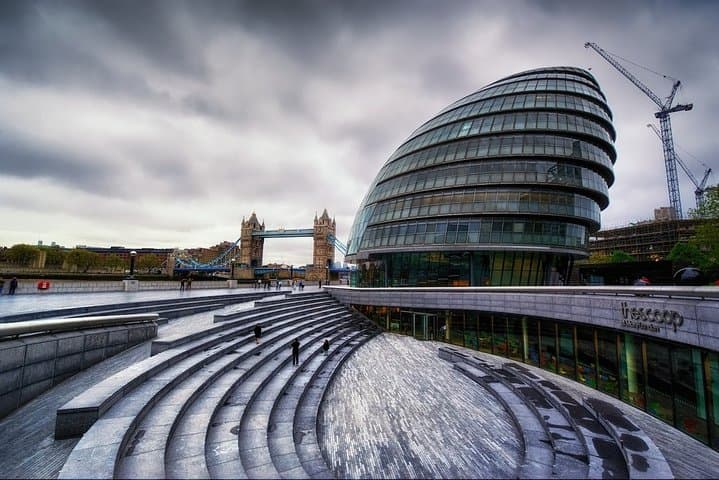 Full day London Private Tour by Executive Luxury Vehicle