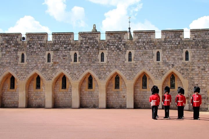 Windsor Castle Private Guided Tour with Entry Tickets Included