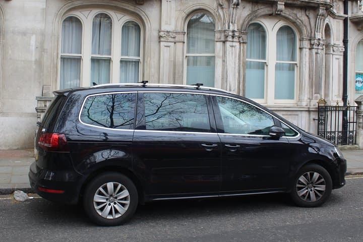 Private Transfer: Heathrow Airport to London to Southampton port
