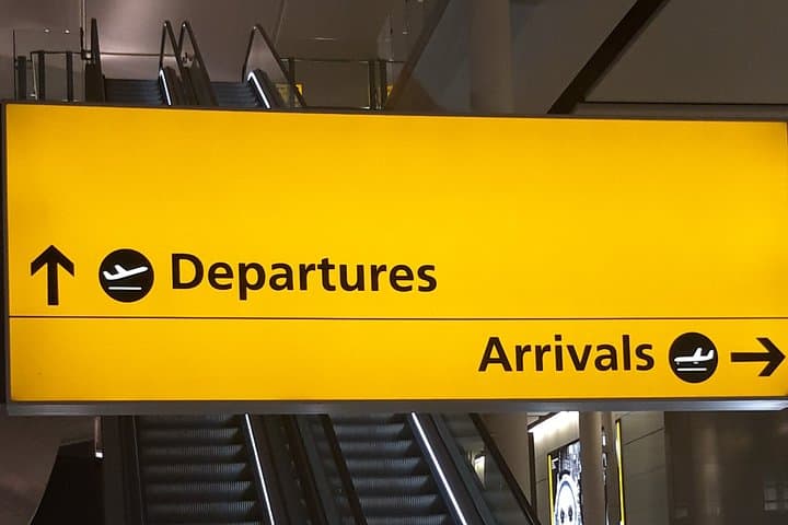 Private One Way or Round Trip Transfer: Heathrow Airport to East London