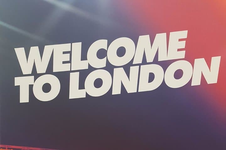 Private One Way or Round Trip Transfer: Luton Airport to London City