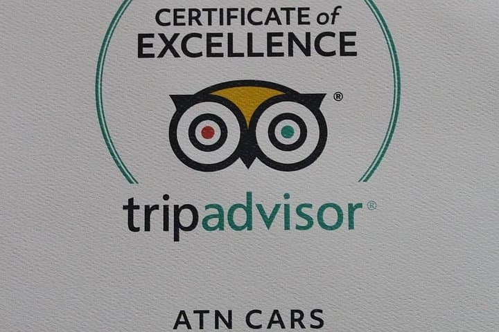 Private One Way or Round Trip Transfer: Luton Airport to London City
