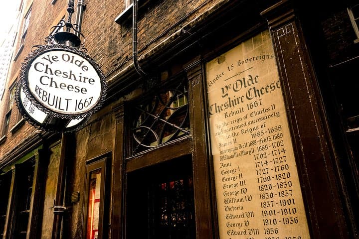 One of the oldest and most Atmospheric Pubs in London with cellars dating to the 13th Century. Find Charles Dickens, Ghosts, Rouges, and a Parrot called Polly! A great mid tour refreshment stop.