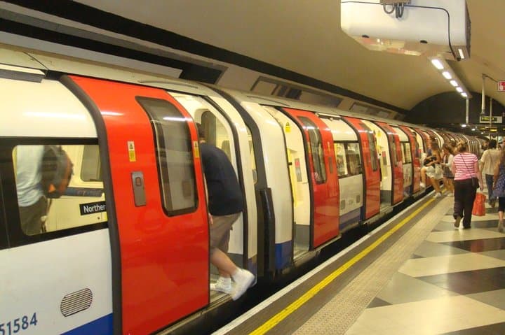 Private Half Day London Tour With Car/MPV/Van/Coach