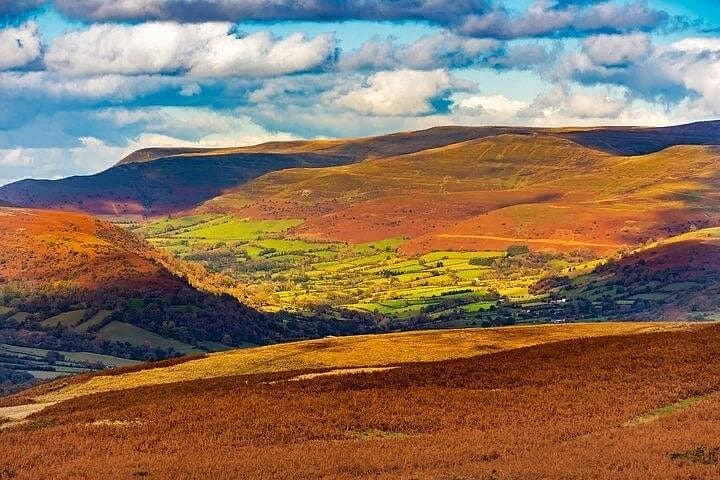 2-Day Private Wales Tour to Cardiff and Aberfan from London