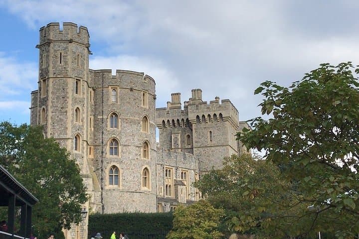 The Crown Netflix TV London and Windsor Castle Full Day Private Tour
