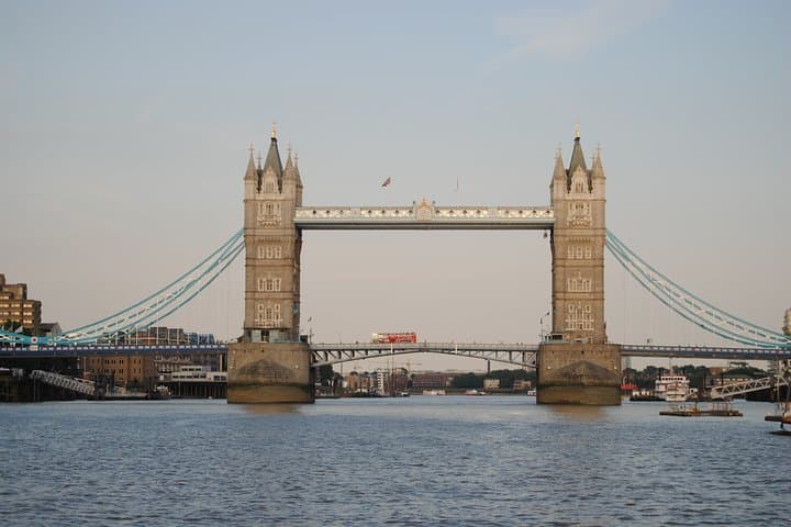 Private walking Tour of London with local guide