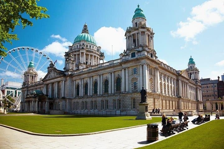 Belfast City sightseeing private walking tour