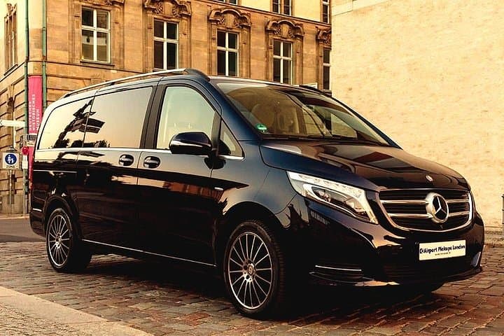 Central London to Heathrow Airport private taxi transfers