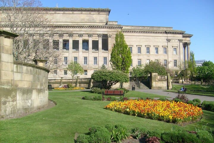 Liverpool History and Culture: A Self-Guided Audio Tour along the River Mersey