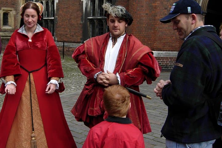 Private Full Day tour of Windsor castle and Hampton court palace from London