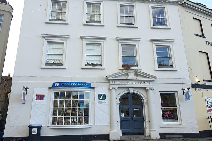 The Splendour of Georgian and Victorian Era Bath: A Self-Guided Audio Tour
