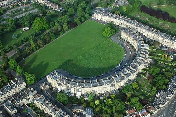 Enjoy a private day tour to Stonehenge and Bath from Southampton