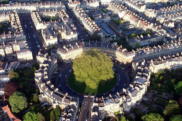 Enjoy a private day tour to Stonehenge and Bath from Southampton