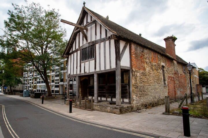 Discover Winchester and Southampton medieval cities on a private tour
