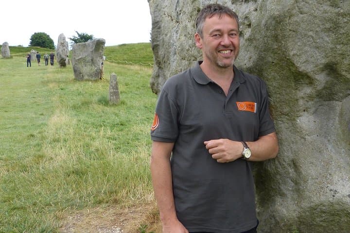 Bespoke private tours of Stonehenge and Avebury by car with local guide