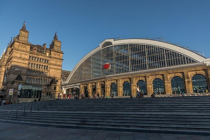 Liverpool Private Walking Tour with a Professional Guide