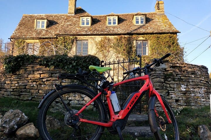 Cotswolds cycle tours road bikes or electric bike options