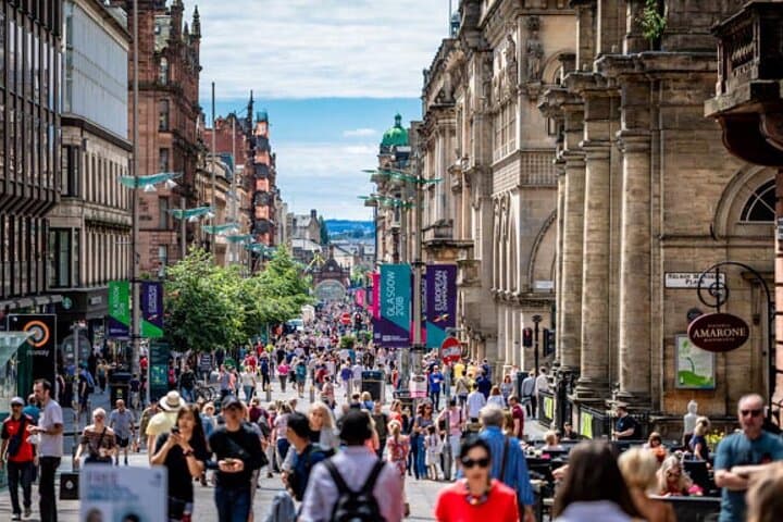 From Greenock: Stirling Castle and Glasgow Private Tour