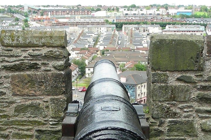 Londonderry Private Walking Tour With A Professional Guide