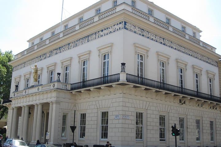 St James' & Mayfair - Private Tour of London's Royal & Aristocratic Villages