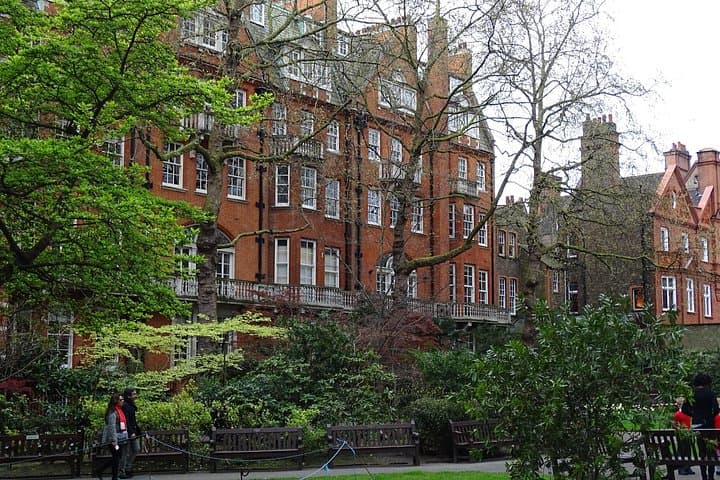 St James' & Mayfair - Private Tour of London's Royal & Aristocratic Villages