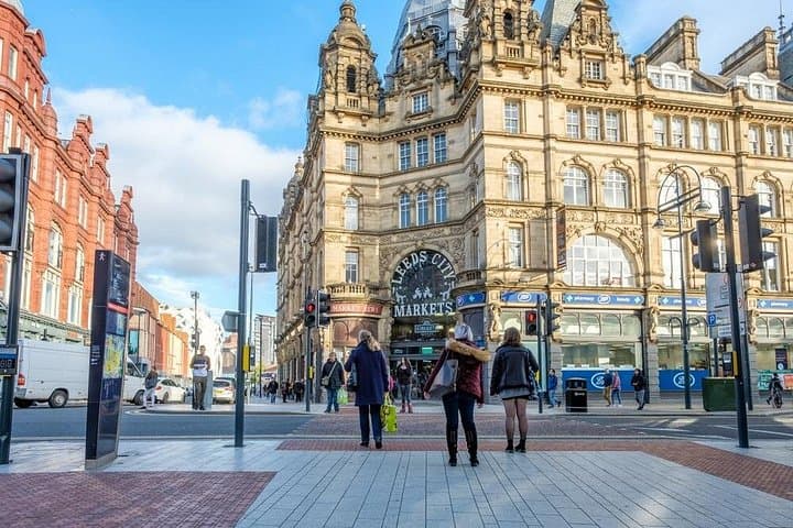 A Spectacular Scavenger Hunt: Leeds Landmarks!
