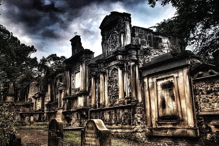 City of the Dead Haunted Graveyard Tour in Edinburgh