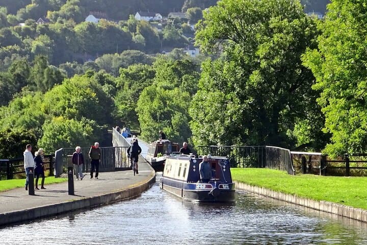 2-Day Private Beatles Tour & Scenic North Wales Adventure