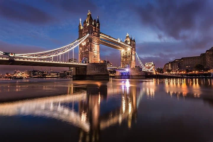 Four Centuries of Entertainment on London's South Bank: A Self-Guided Audio Tour