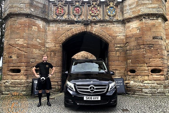 Alexander & Tour van