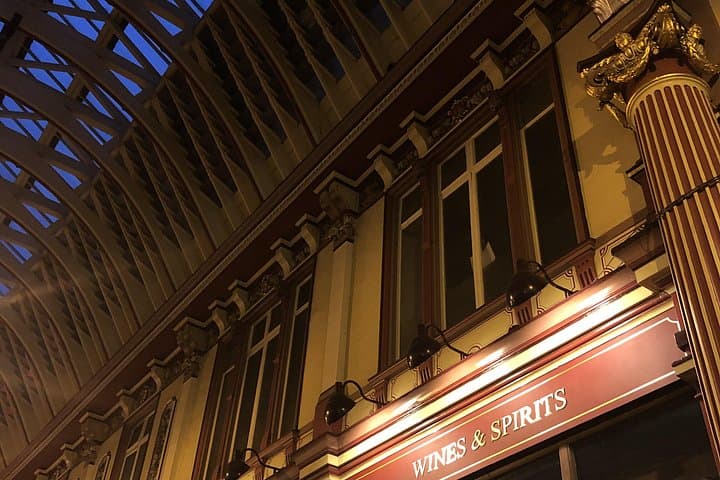 London Food Tour with Traditional and International Dishes with Local Guide