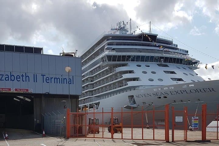 Southampton Cruise Terminal to London with Stopover at Beaulieu Motor Museum