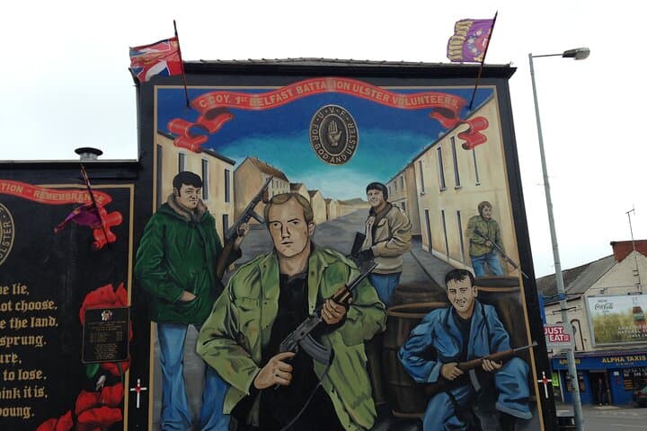 Private Driver Guided Day Tour of Belfast
