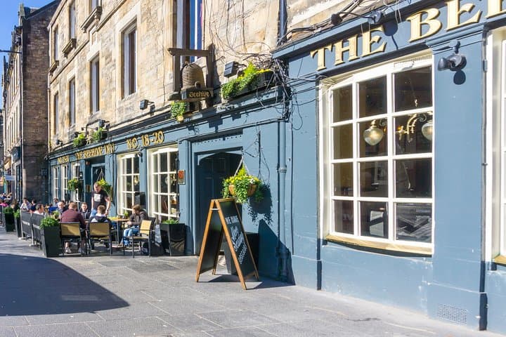 Edinburgh Gin Tour with a Local Guide: Private & Custom