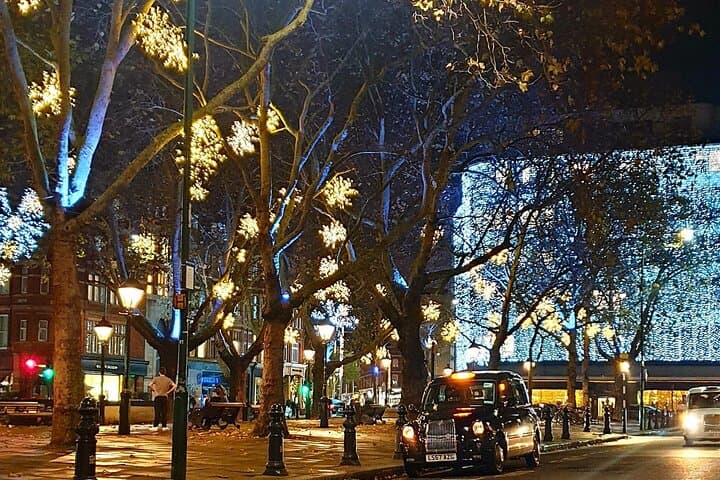 The best way to enjoy London’s festive season of Christmas Lights is in a traditional London Black Cab with an accredited London Tour Guide!