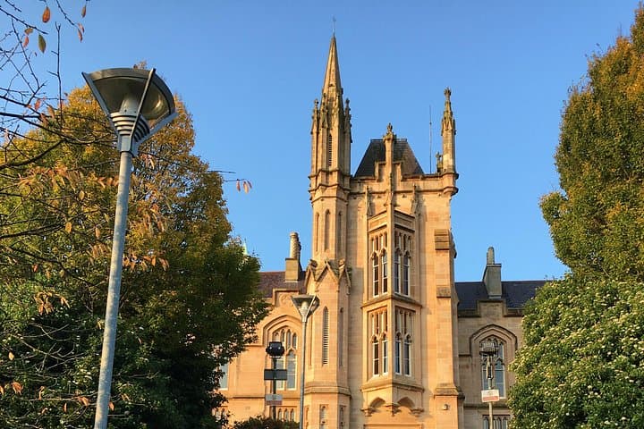 Derrie Danders: A Self-Guided Audio Tour of the Quayside and North City